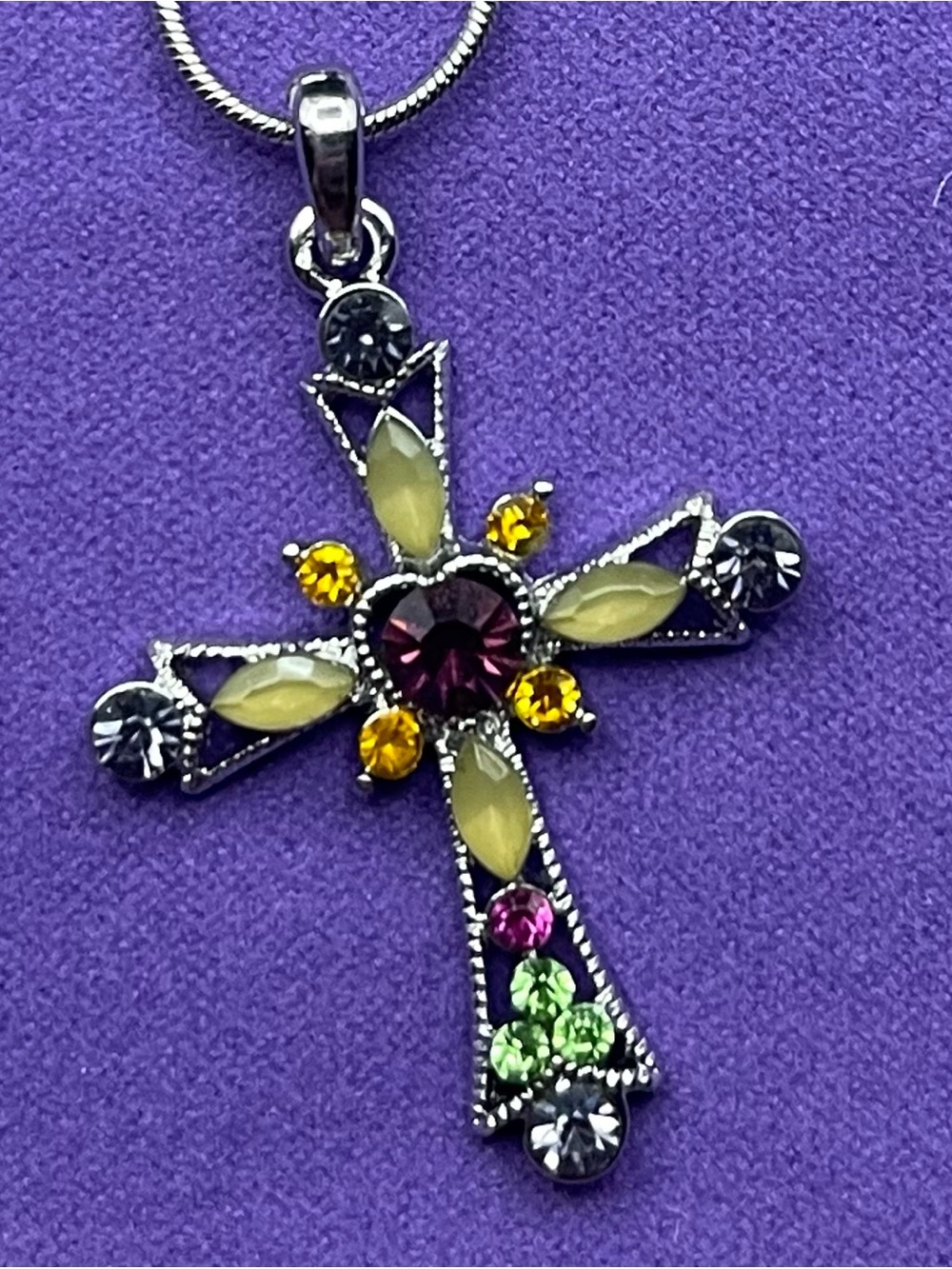 NWT multicolor crystal cross pendant necklace 18” with 3” extender Silvertone